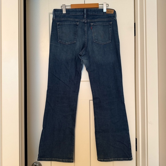 Women's Dark Blue Bootcut Levis Jeans - Picture 2 of 4